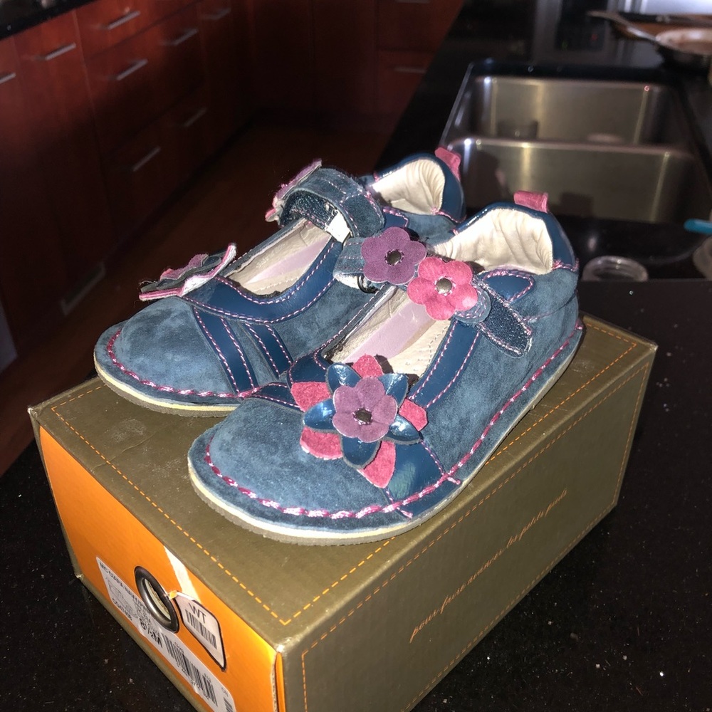 Girl shoes